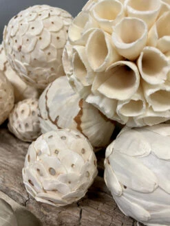 Mixed Texture Orbs Bag Large 18pc White Natural 11 Mixed Texture Orbs Bag Large 18pc White Natural -Christmas Decoration 62220 White Natural 5 60742.1682605184