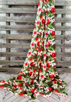 Holly Bulbs Throw -Christmas Decoration Holly 4 88356.1665432832