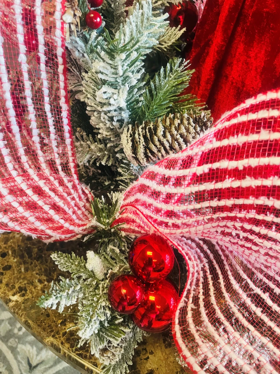 Ribbon Snowdrift Mesh 10.5" X 10Yd Red White 7 Ribbon Snowdrift Mesh 10.5" X 10Yd Red White - Image 5